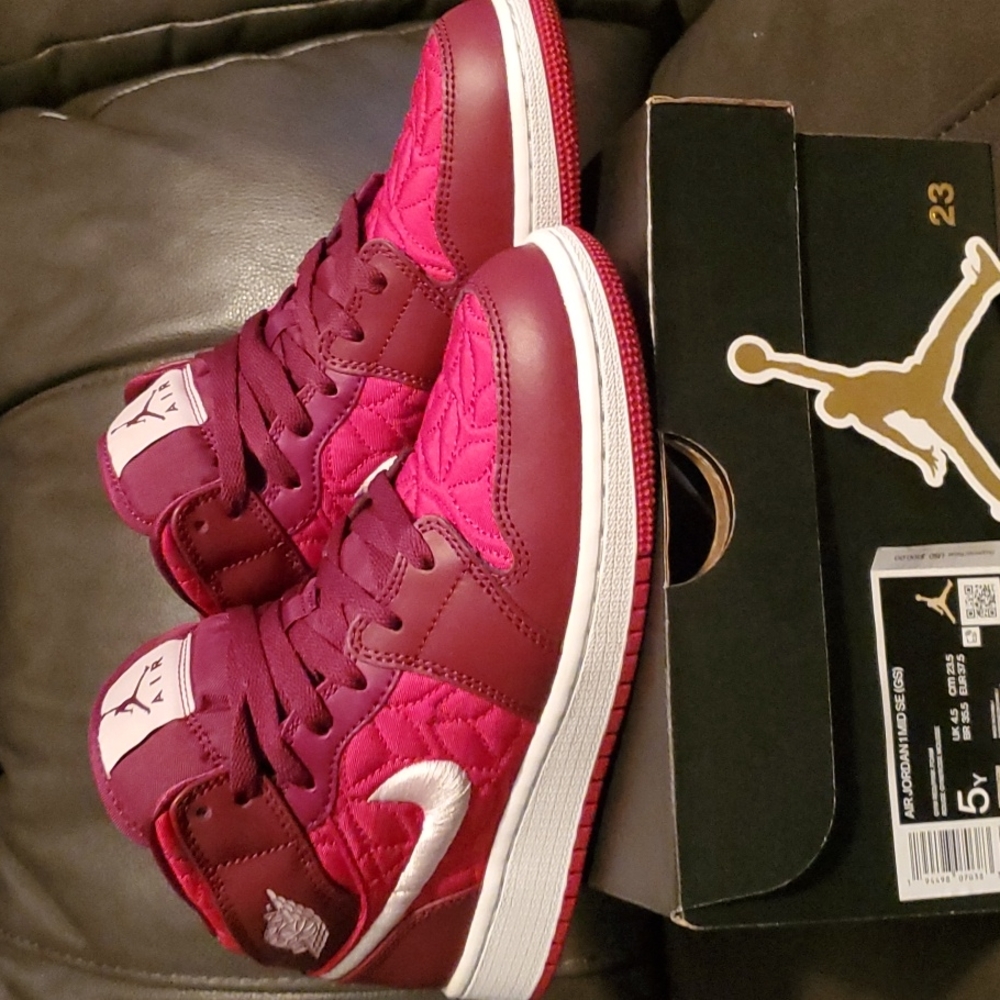 Air Jordan 1 Mid SE (GS)
